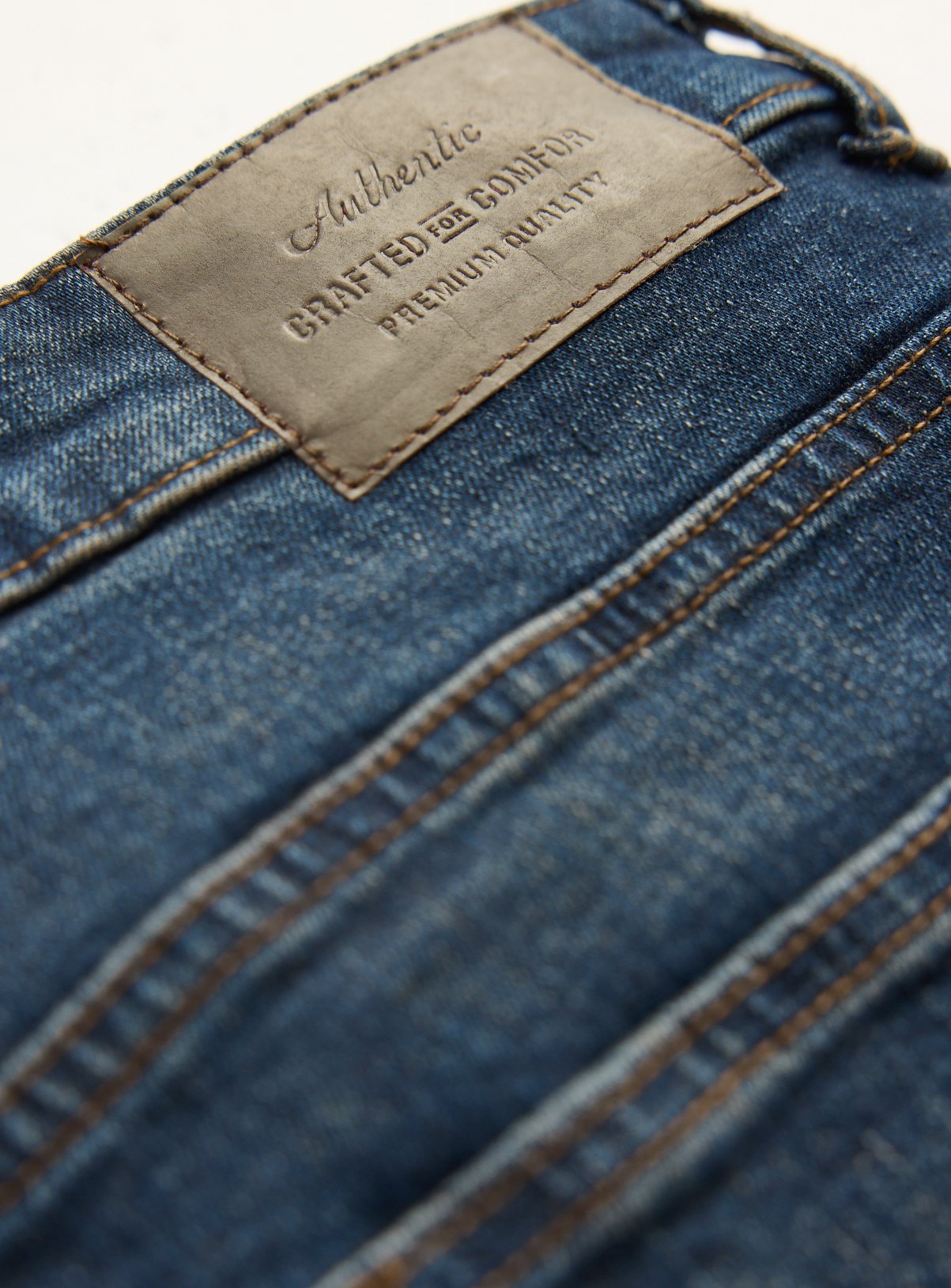 The Vintage Tapered Jeans 44L - Image 4 thumbnail